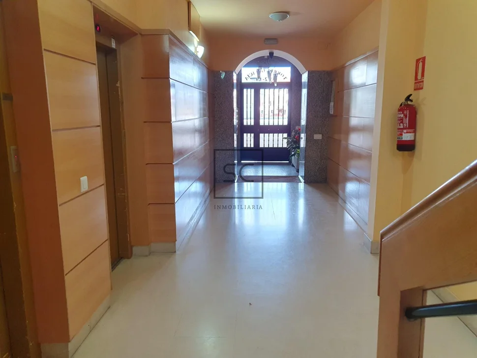 Piso con plaza de garaje y trastero en alto castaño, narón