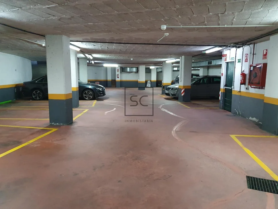 Piso con plaza de garaje y trastero en alto castaño, narón