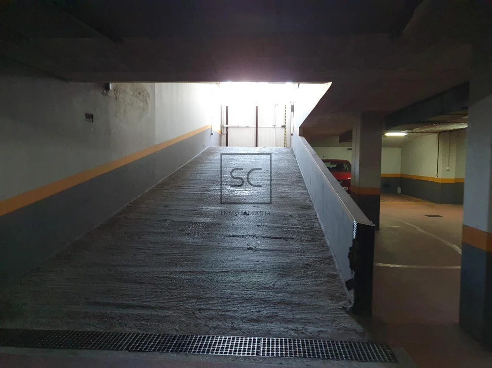 Piso con plaza de garaje y trastero en alto castaño, narón