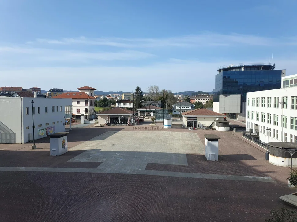 Piso con plaza de garaje y trastero en alto castaño, narón