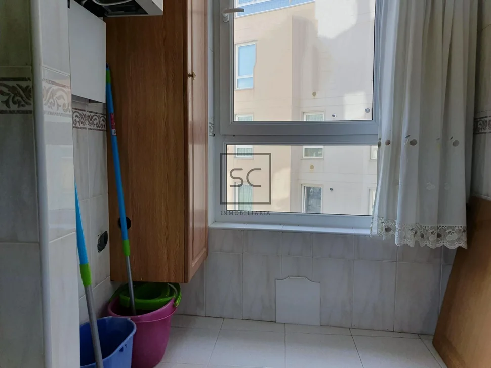 Piso con plaza de garaje y trastero en alto castaño, narón