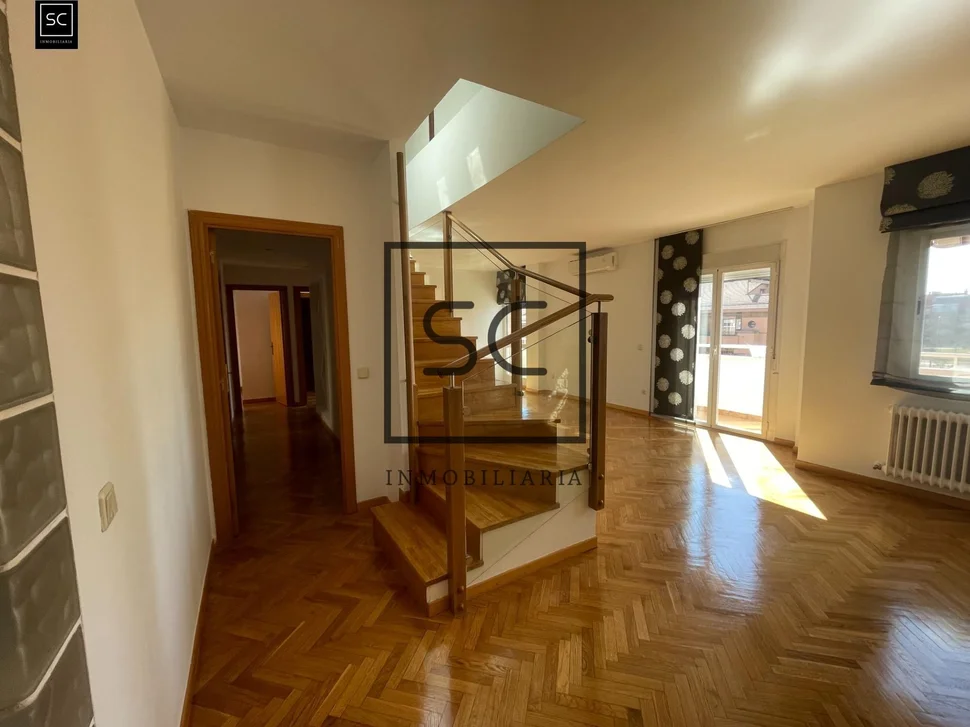 Magnífico ático-dúplex en boadilla sector b