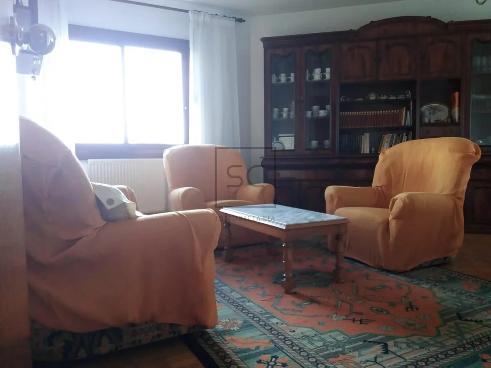 Piso con tres habitaciones en freieiro, narón