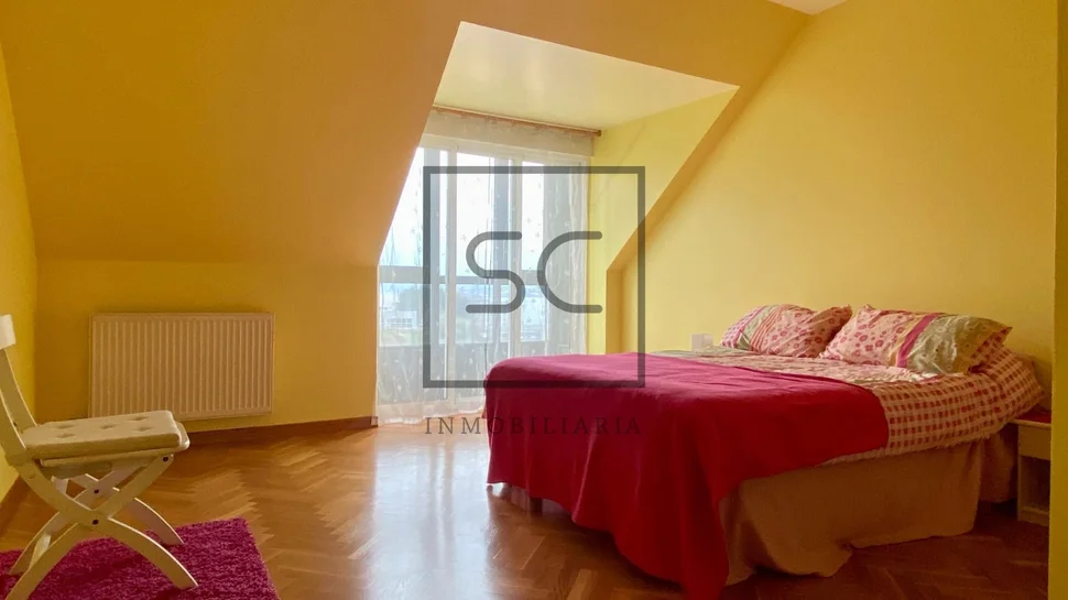 Ático duplex con impresionantes vistas a la ria y a la playa de santa cristina en eirís, a coruña