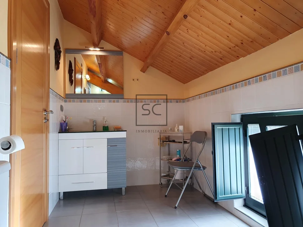 Casa de piedra en labacencos, moeche