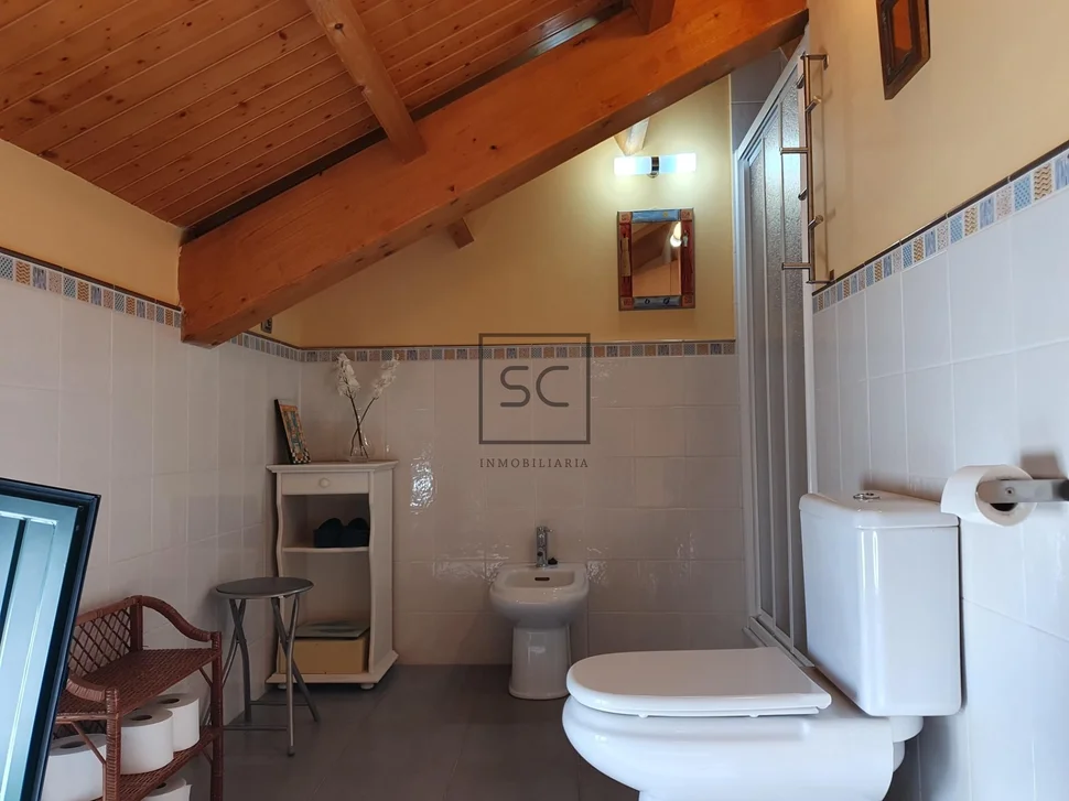 Casa de piedra en labacencos, moeche