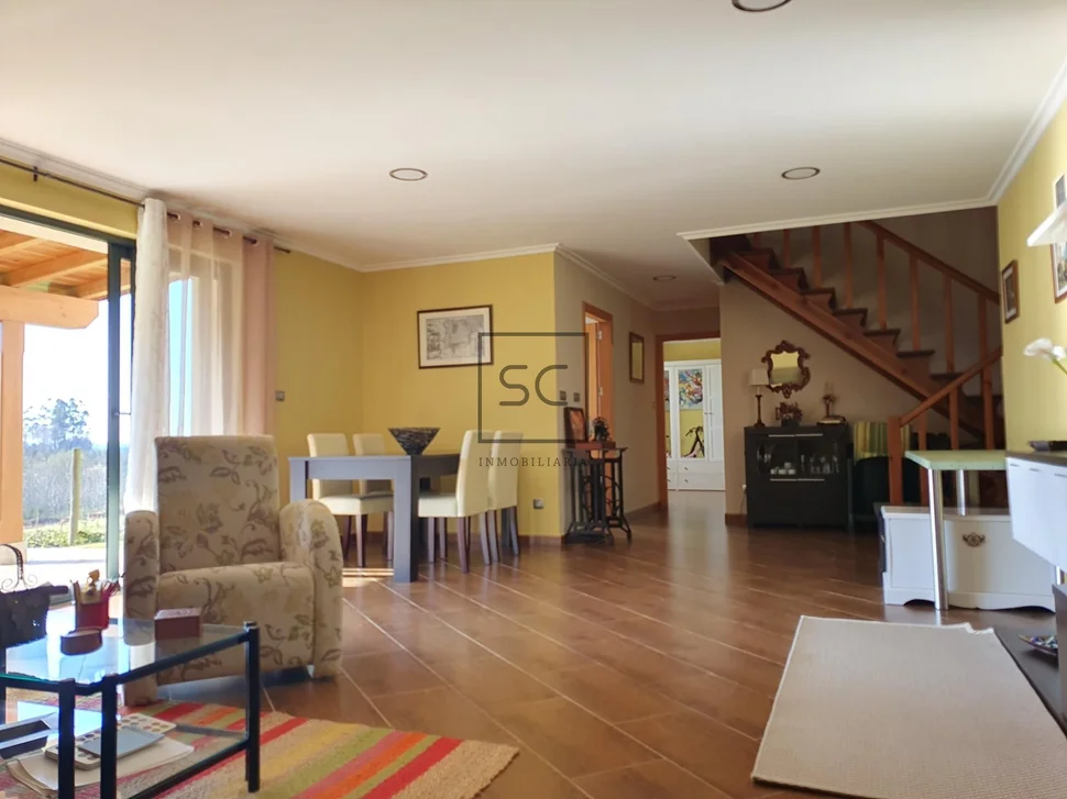 Casa de piedra en labacencos, moeche