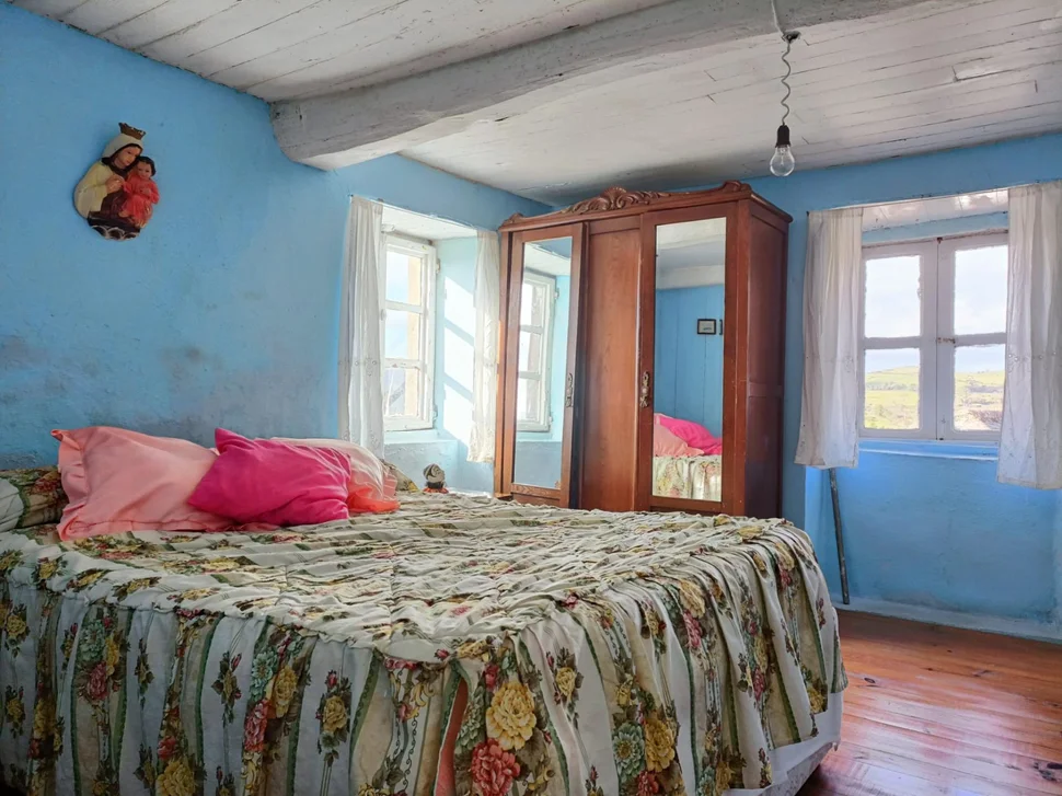 Casa de piedra para reformar en somozas