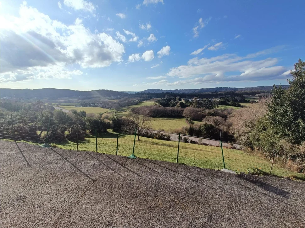 Casa de piedra para reformar en somozas