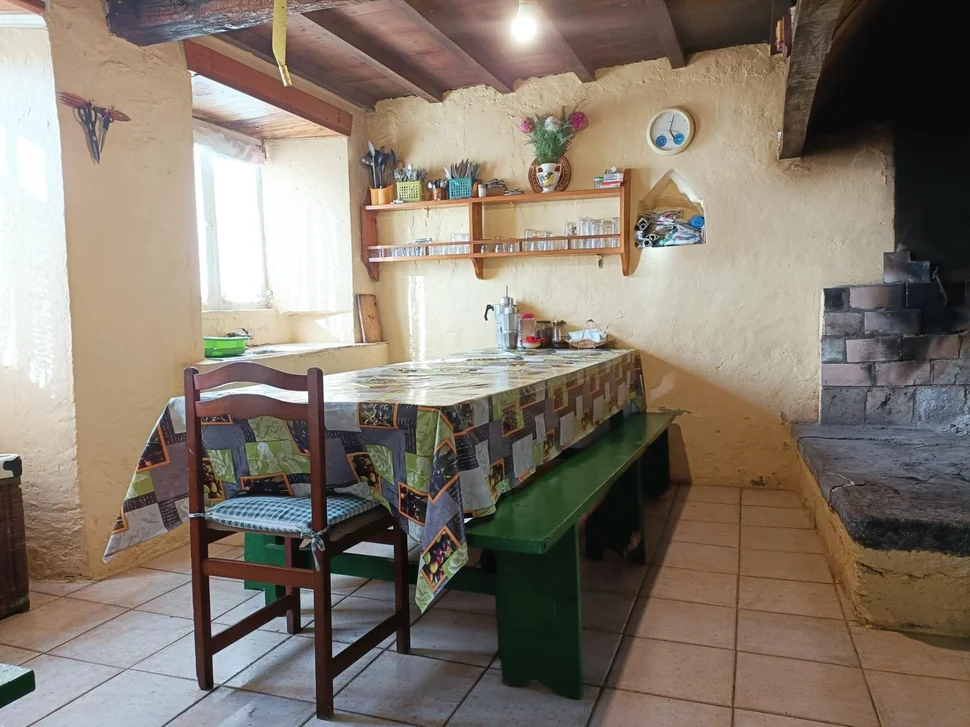 Casa de piedra para reformar en somozas