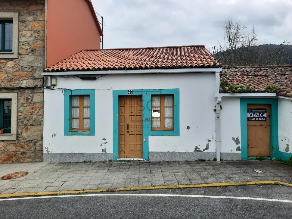 Casa adosada en piedra para reforma