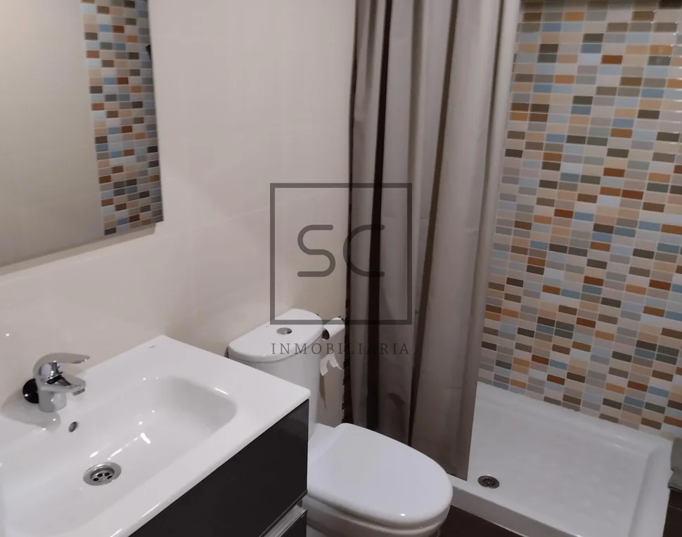 Piso con ascensor, garaje y trastero en el centro de carral