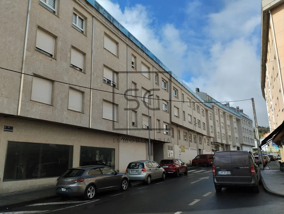 Piso con ascensor, garaje y trastero en el centro de carral