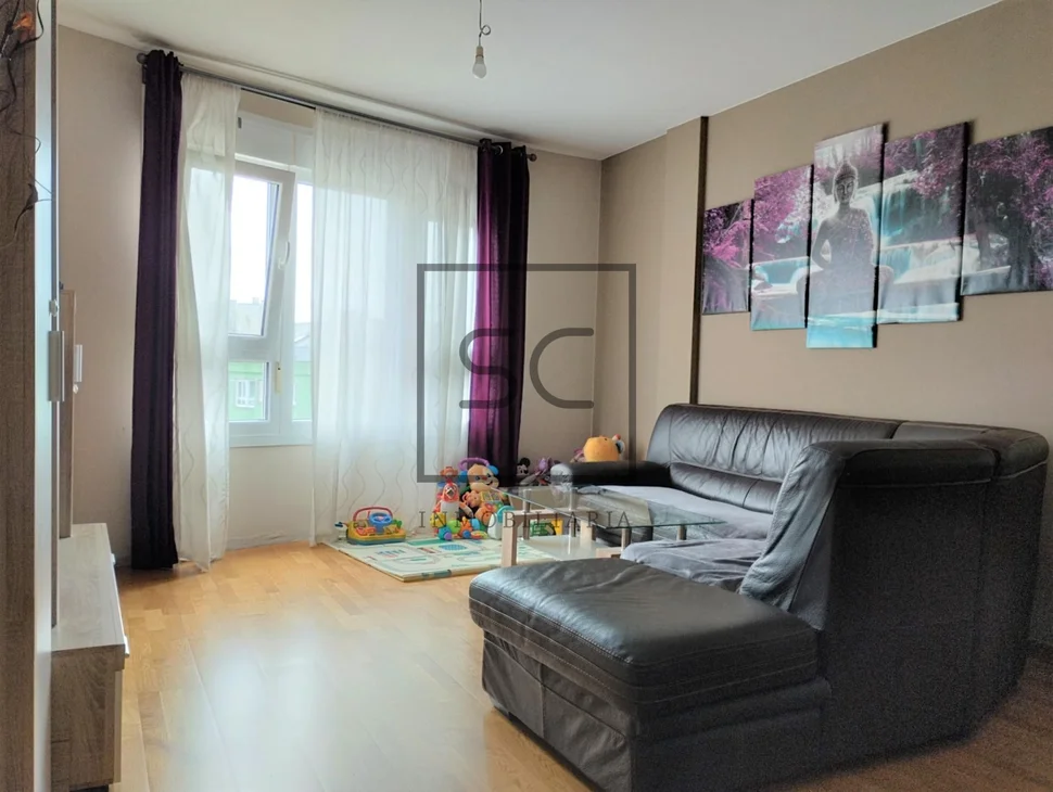 Piso con ascensor, garaje y trastero en el centro de carral