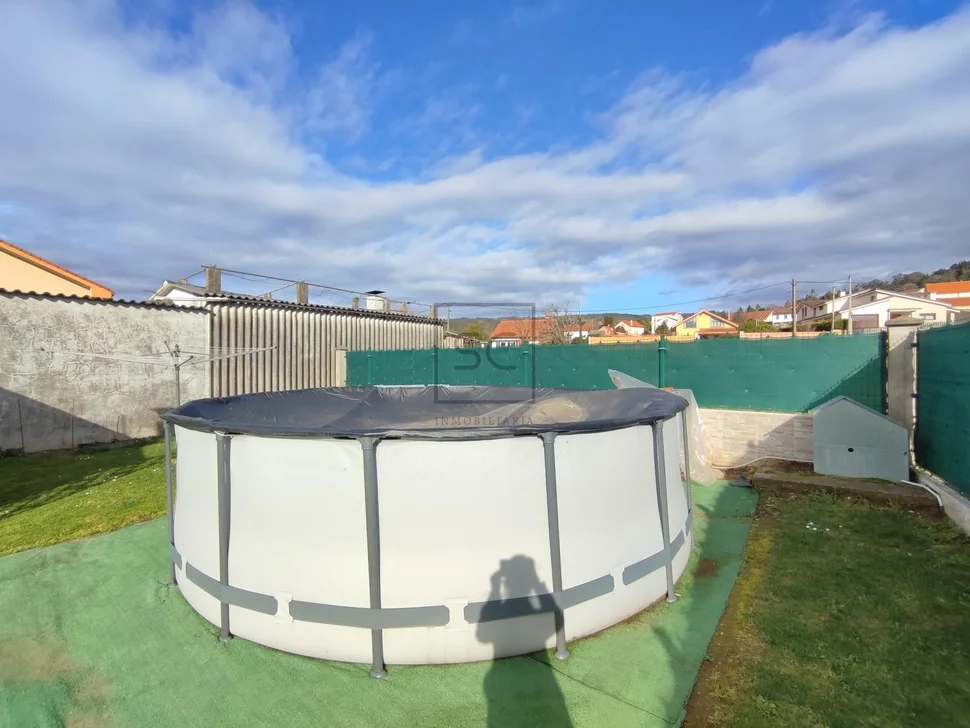 Potente adosado en la zona de fene