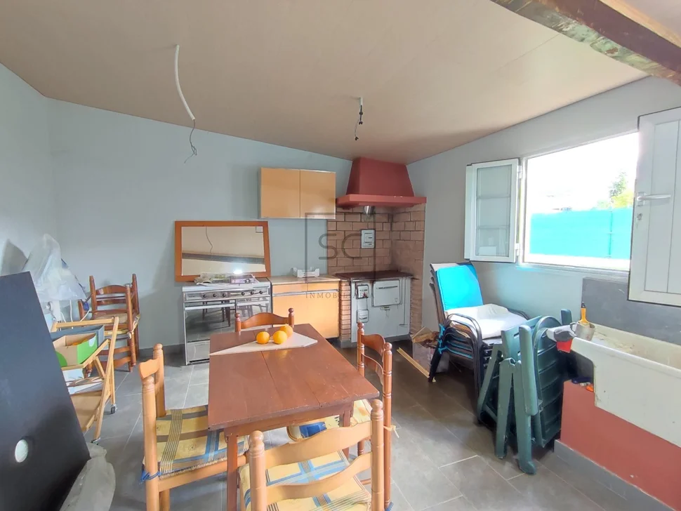 Potente adosado en la zona de fene