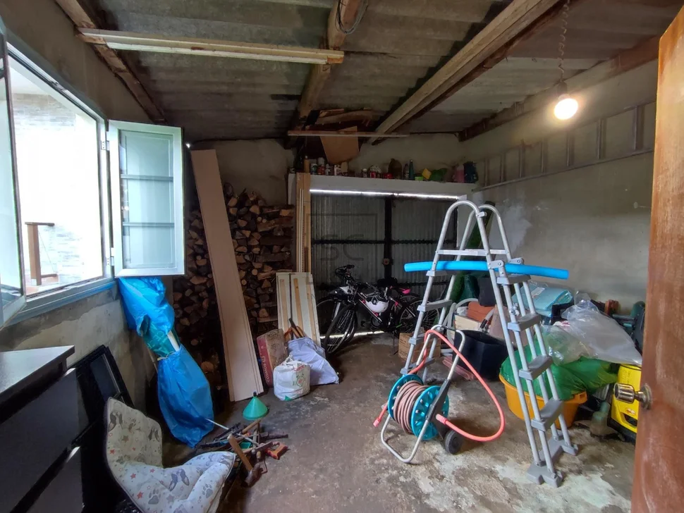 Potente adosado en la zona de fene