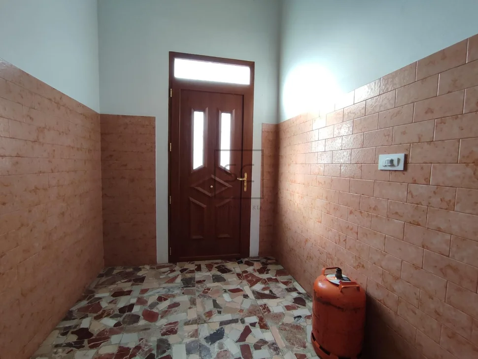 Potente adosado en la zona de fene