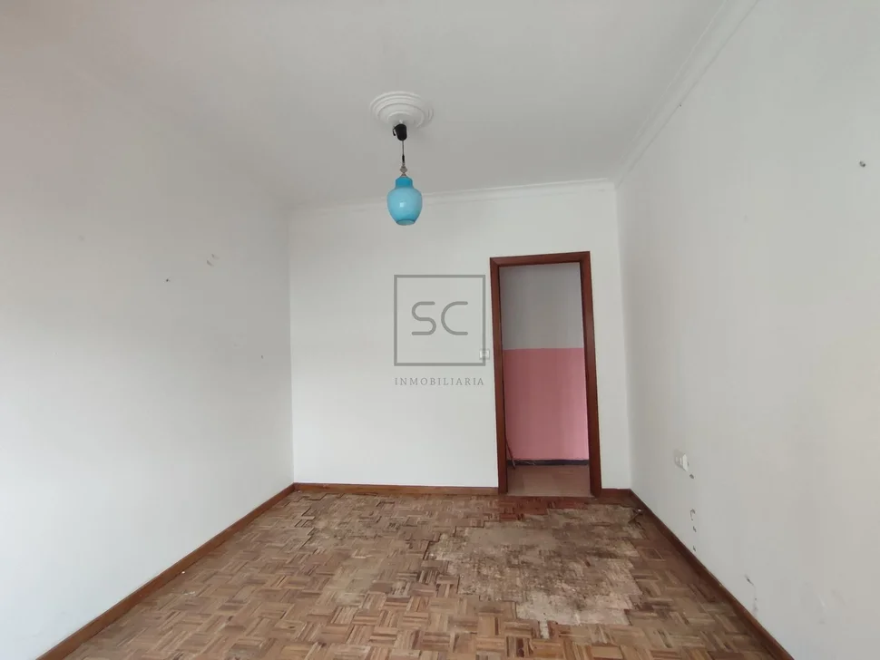 Luminoso apartamento para reforma integral en ferrol