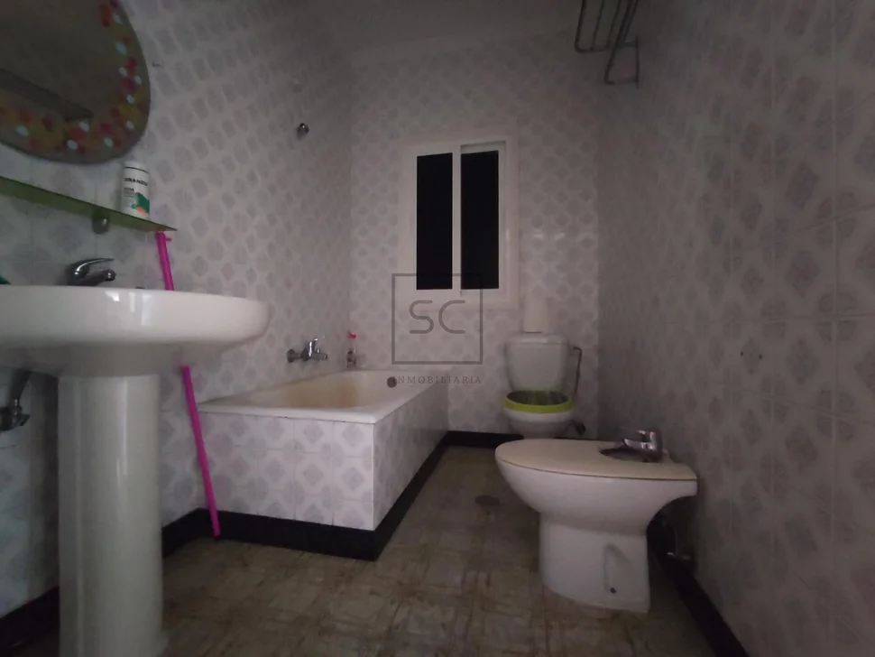 Luminoso apartamento para reforma integral en ferrol