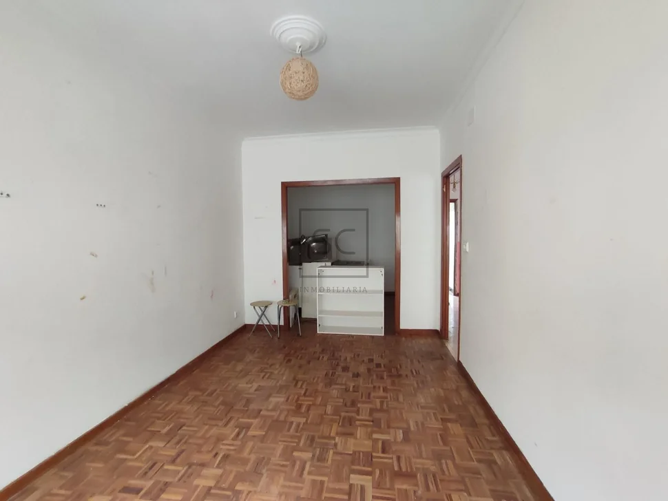 Luminoso apartamento para reforma integral en ferrol