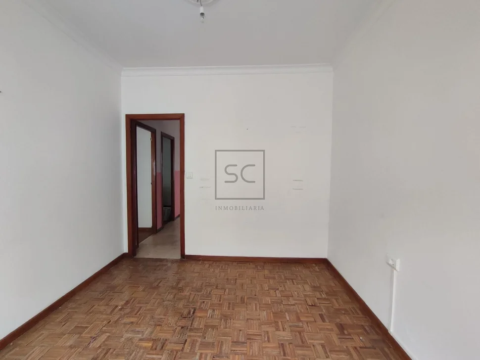 Luminoso apartamento para reforma integral en ferrol