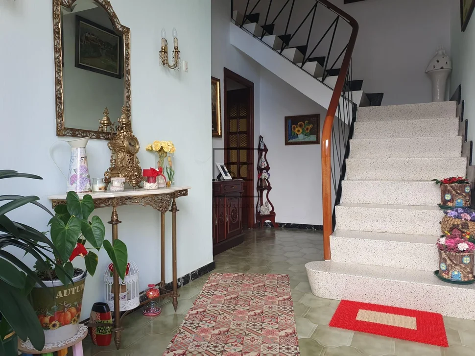 Casa con finca y garaje