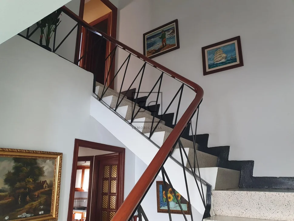 Casa con finca y garaje