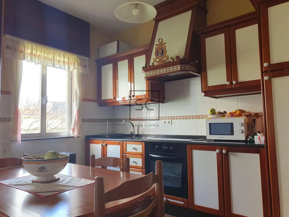 Casa con finca y garaje