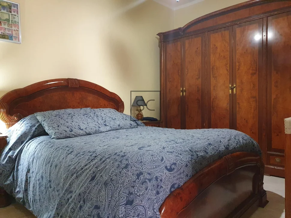 Casa con finca y garaje