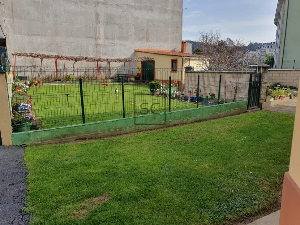 Casa con finca y garaje