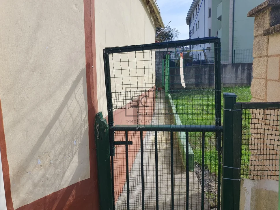 Casa con finca y garaje