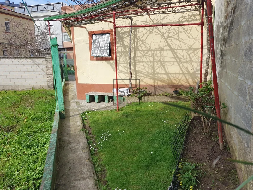 Casa con finca y garaje