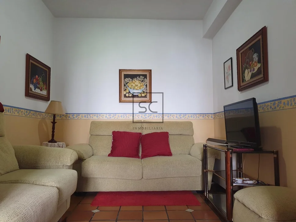 Casa con finca y garaje