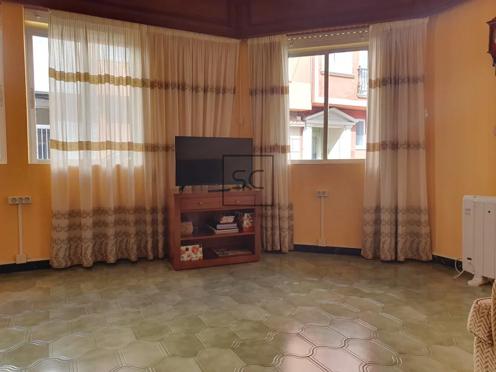 Casa con finca y garaje