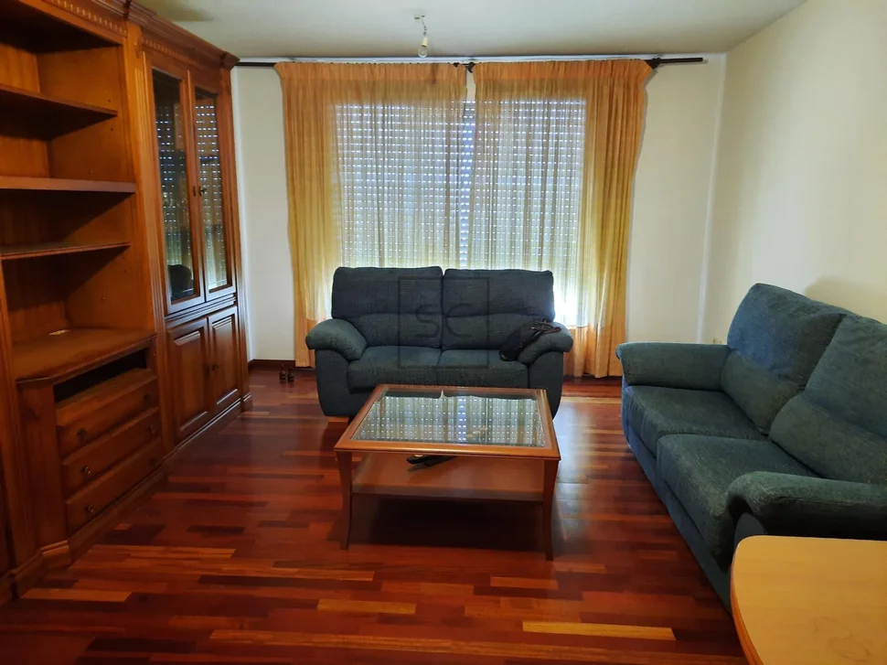 Amplio piso con ascensor y garaje