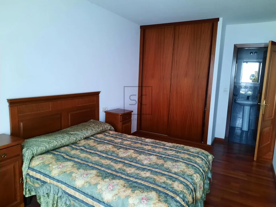 Amplio piso con ascensor y garaje