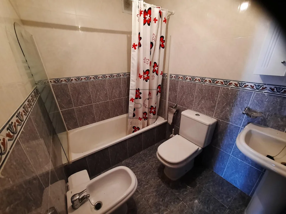 Amplio piso con ascensor y garaje