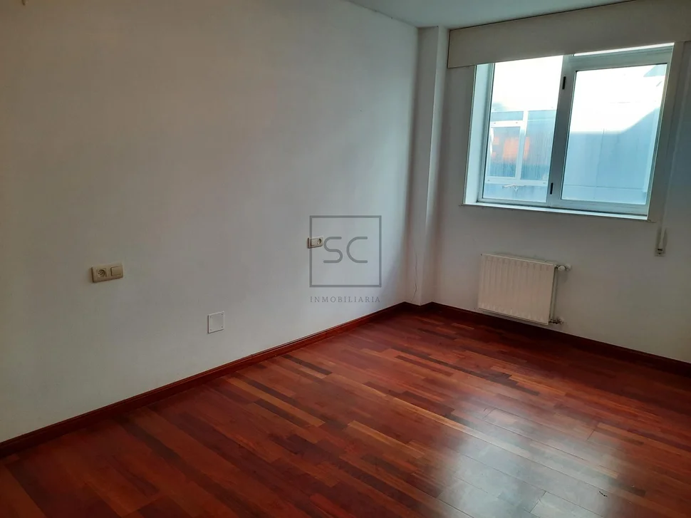 Amplio piso con ascensor y garaje