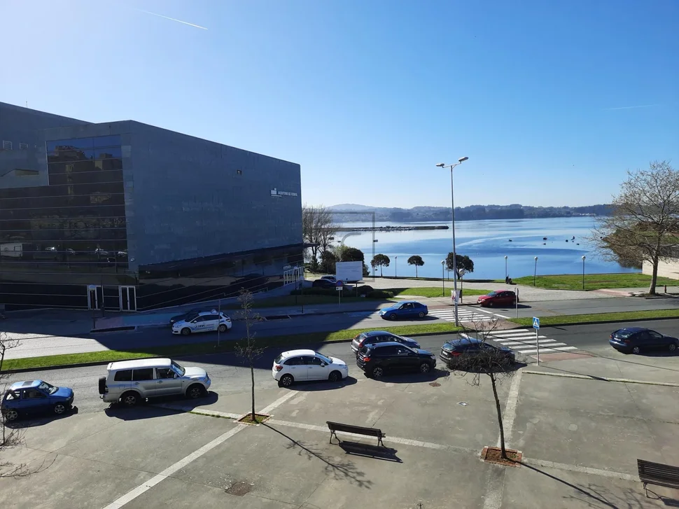 Amplio piso con ascensor y garaje