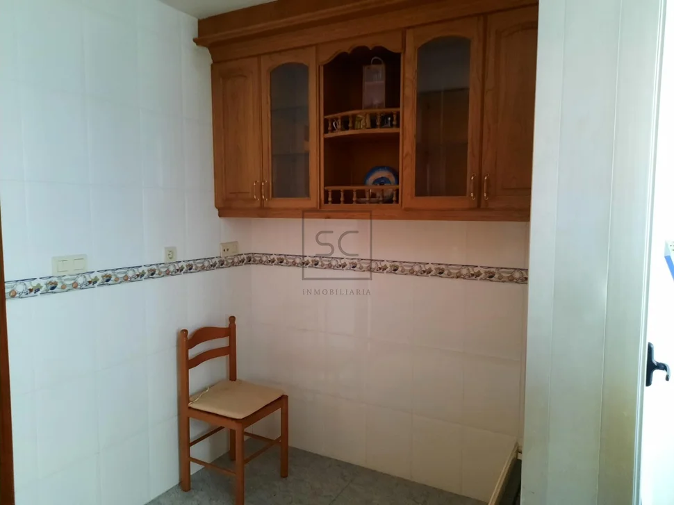 Amplio piso con ascensor y garaje