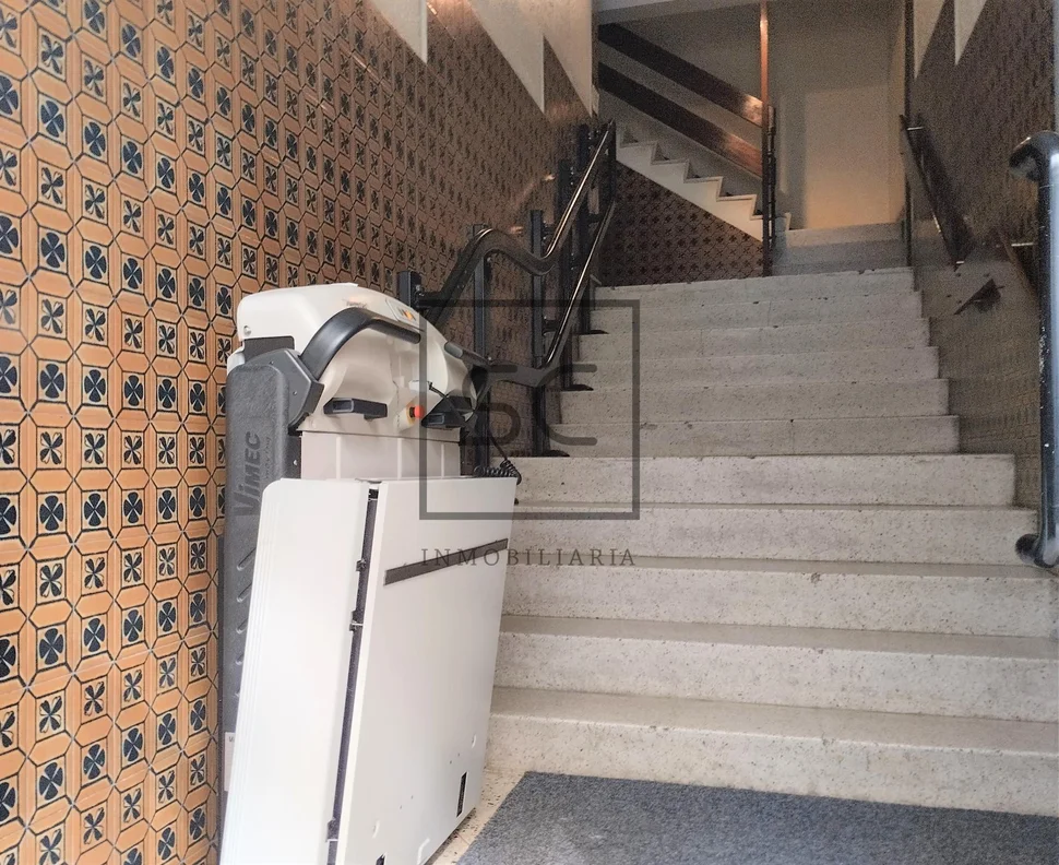 Piso exterior con ascensor en coruña