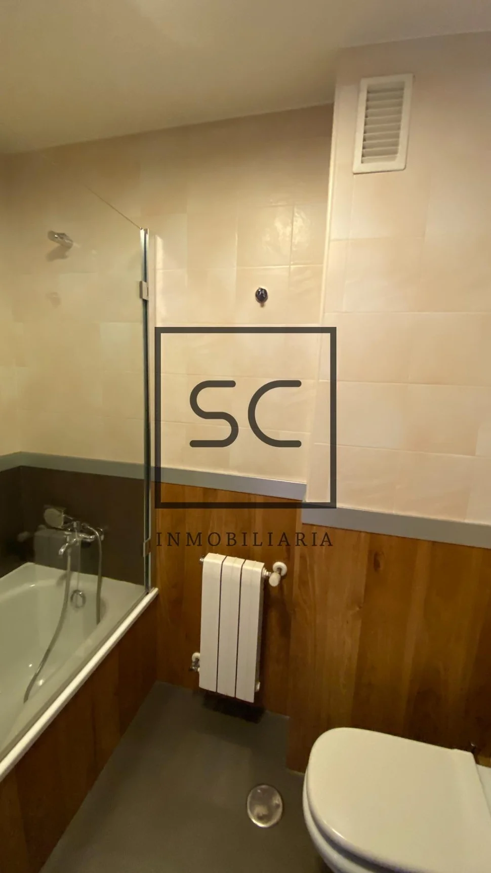 La perfecta combinación de naturaleza y comodidad en este adosado de iñás, oleiros