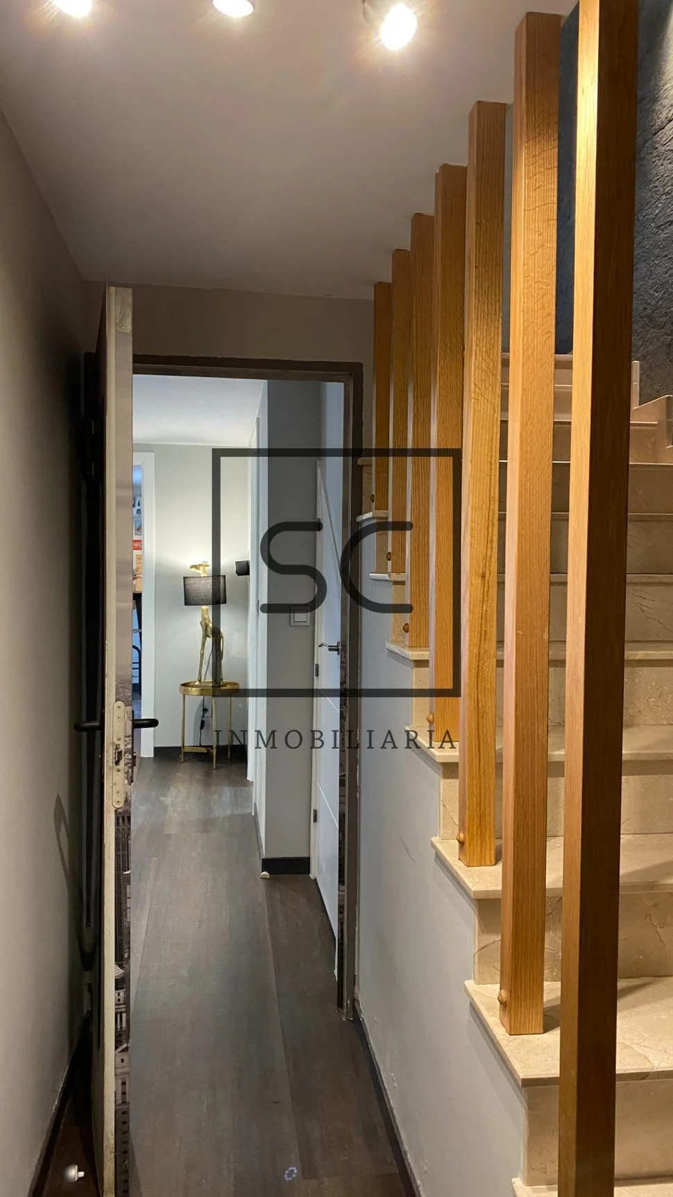 La perfecta combinación de naturaleza y comodidad en este adosado de iñás, oleiros