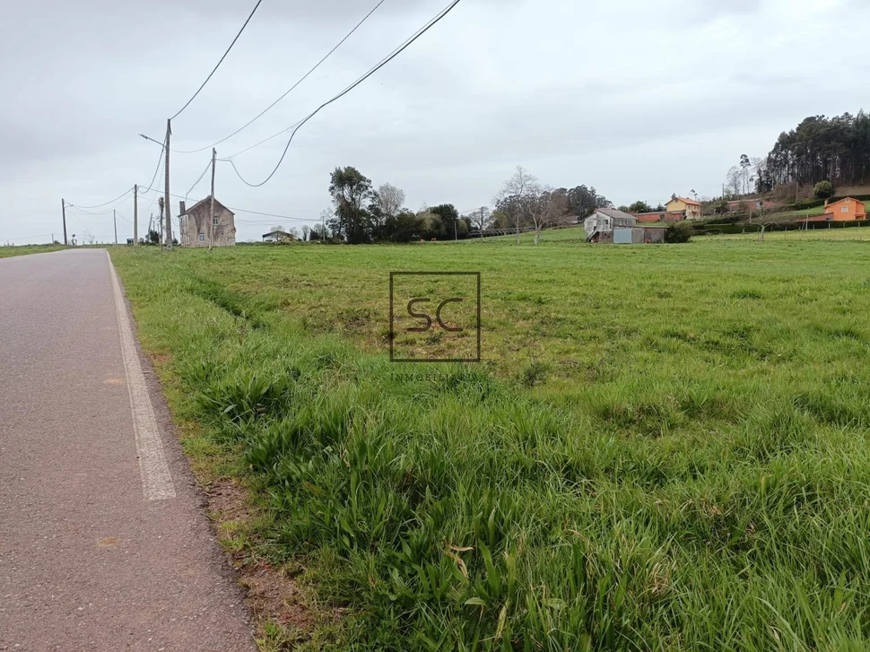 Terreno edificable con casa para reformar