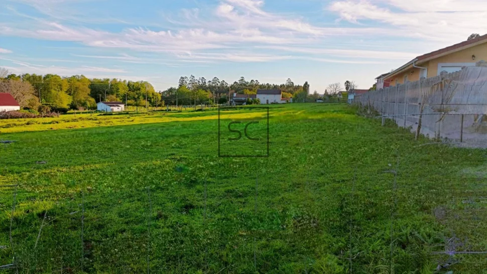 Terreno con parte urbanizable en narón