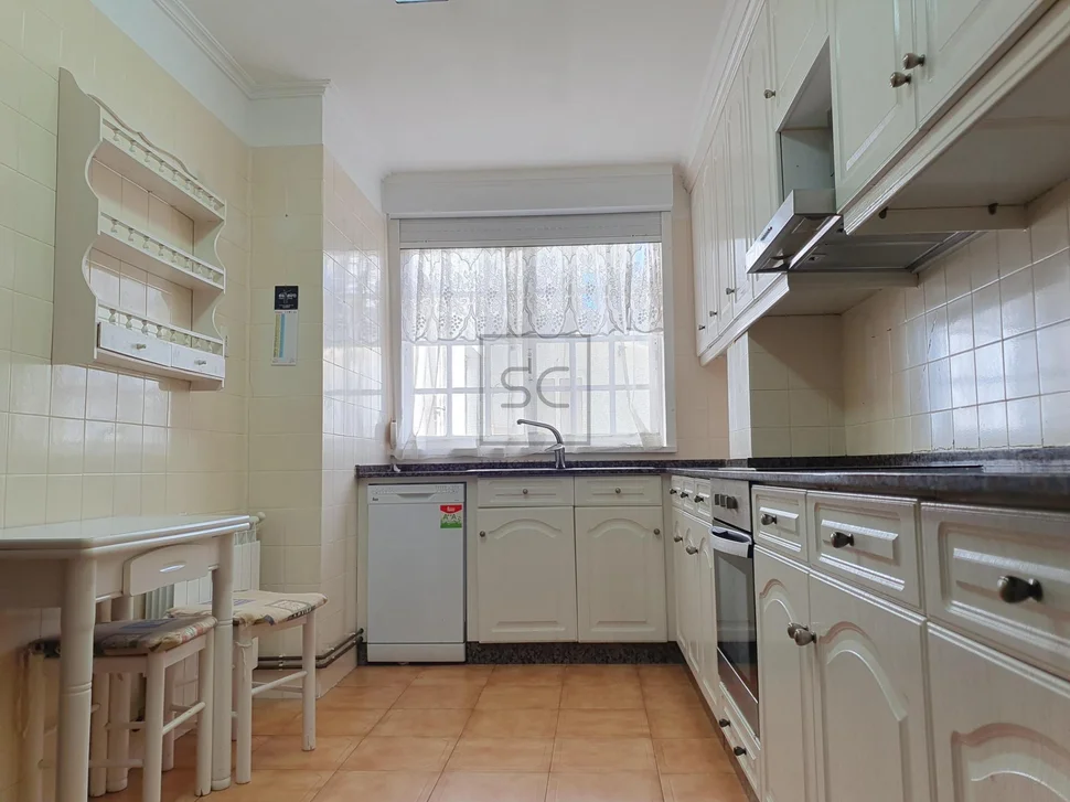 Piso con una pequeña terraza