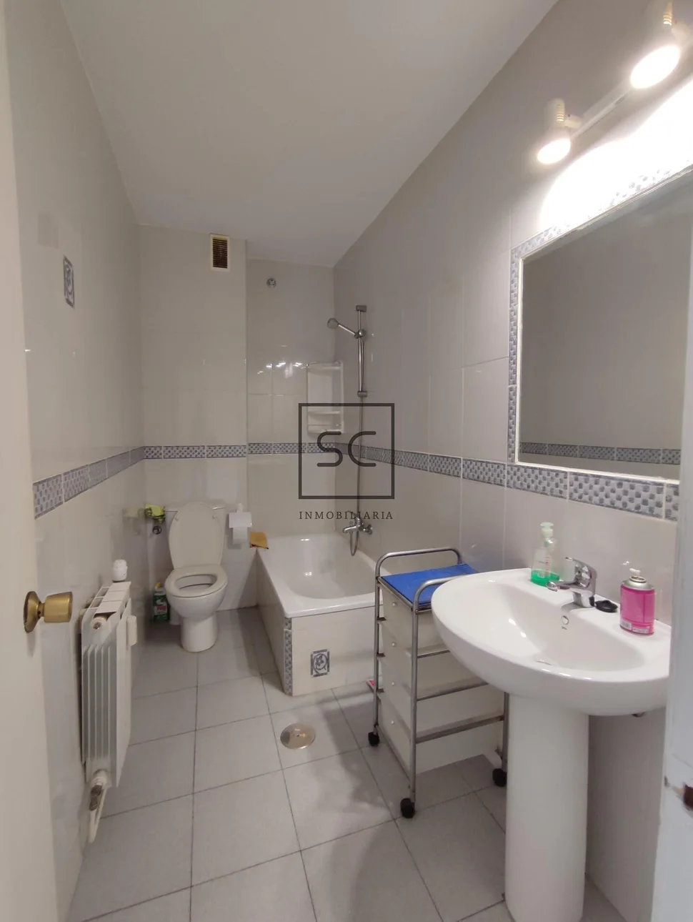 Bonito piso con garaje rotativo