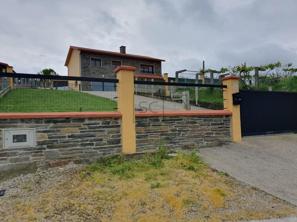 Chalet con bodega y vistas a la ría