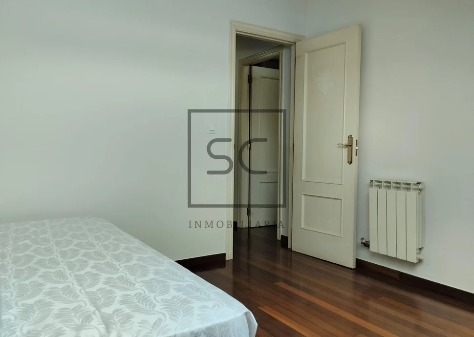 Luminoso dúplex en bertamiráns